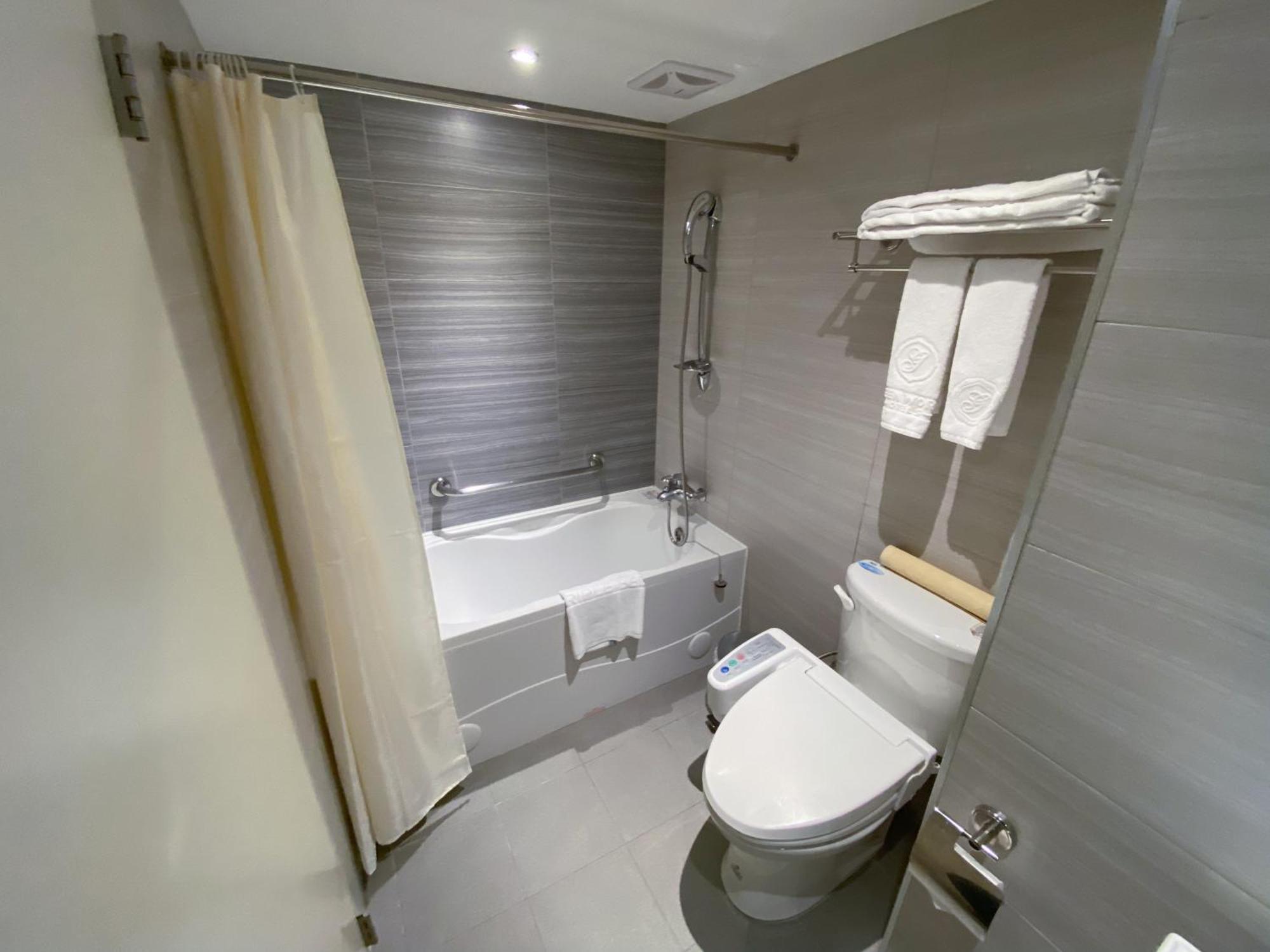 World Triple Beds 3*