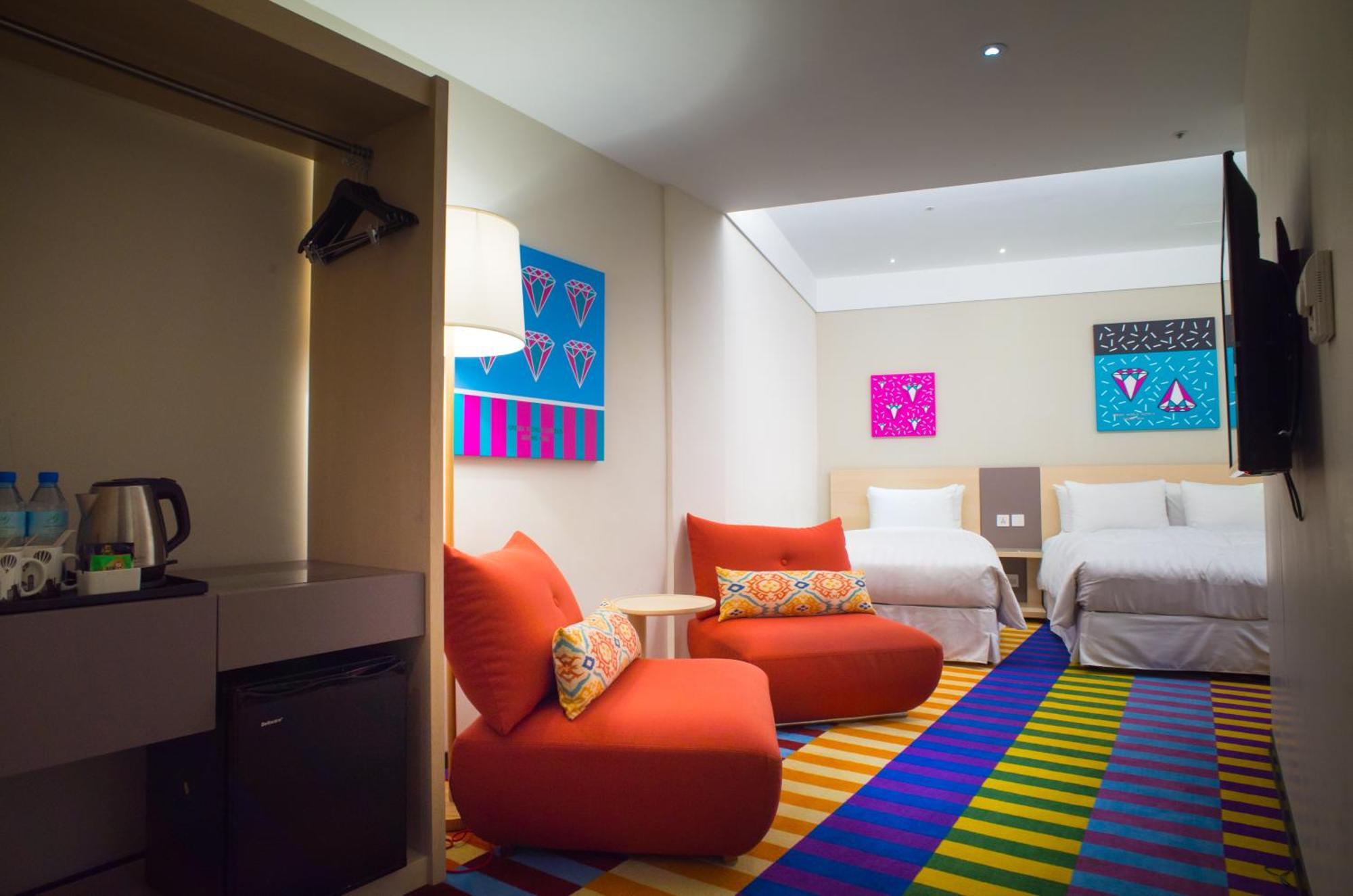 World - Zhonghua Hotel 4*