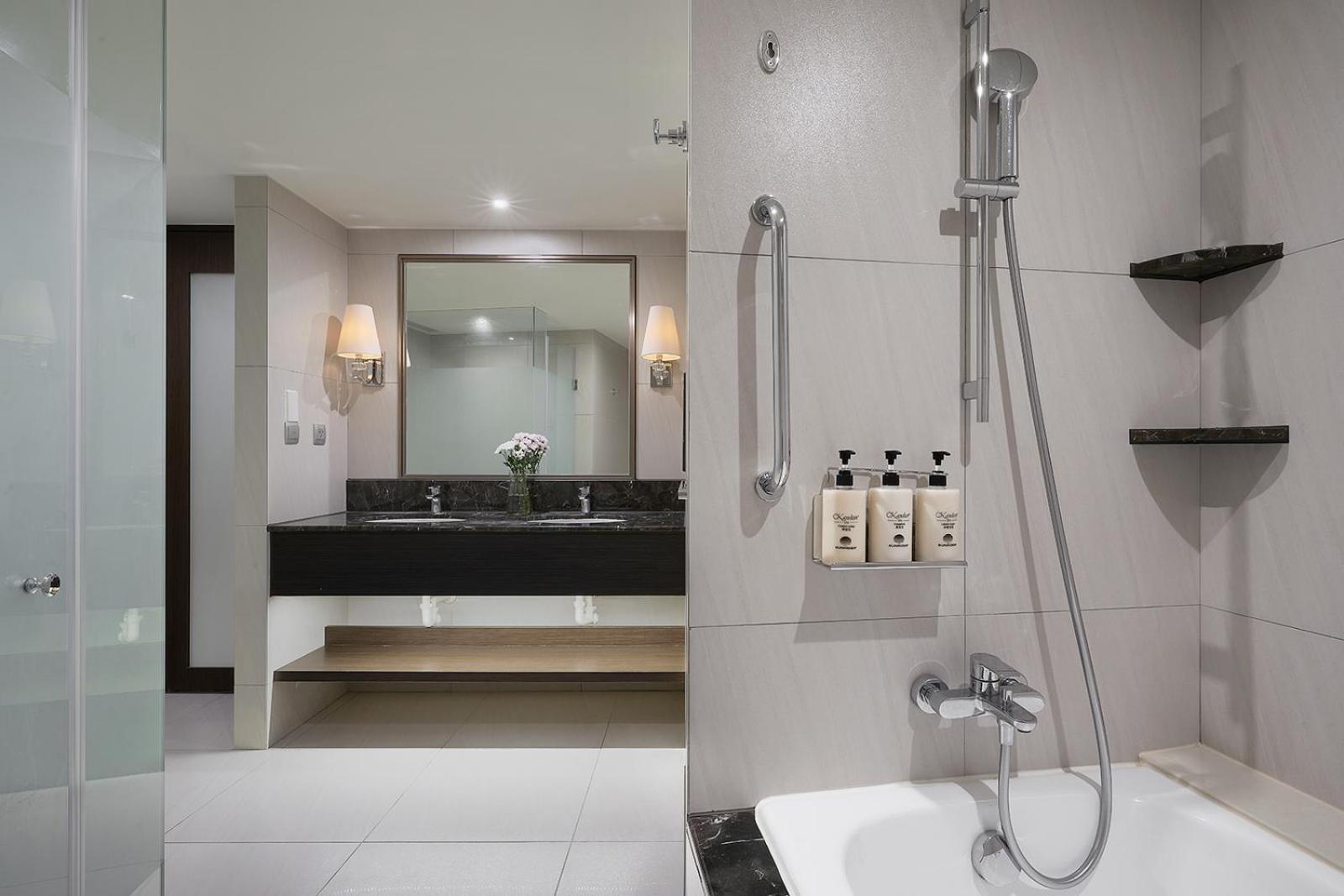 Illume Hotel 4*