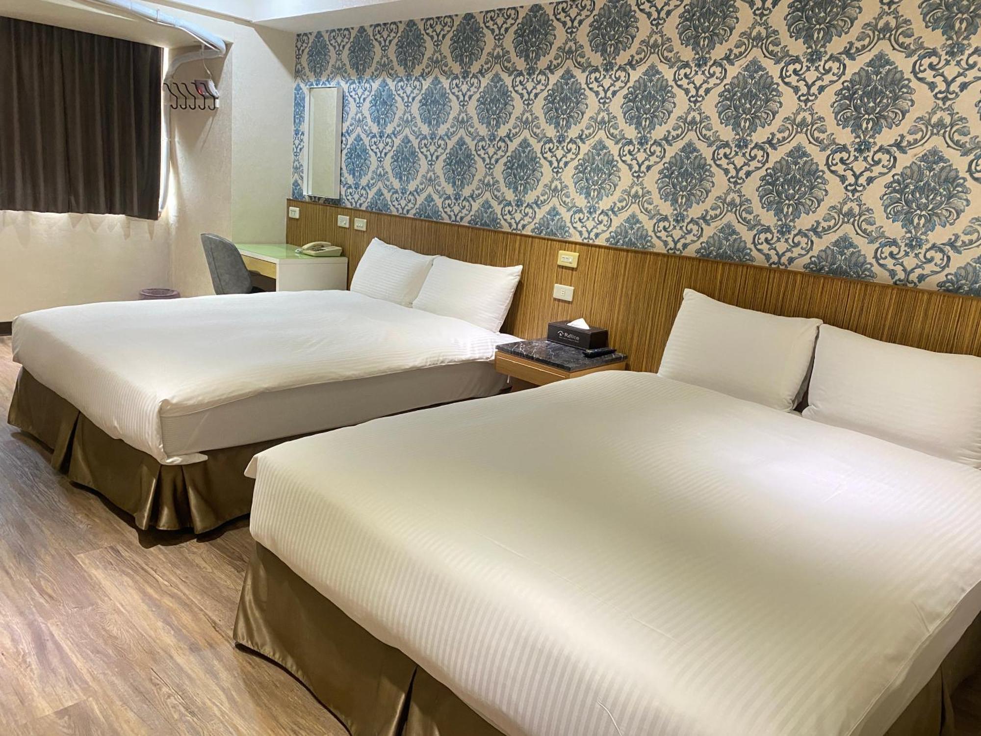 Hotel Toy 3*