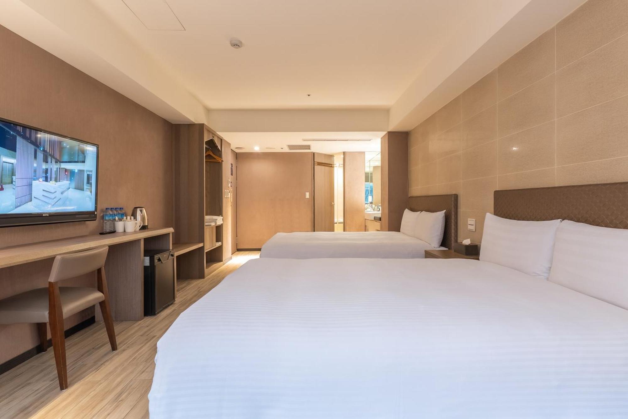 Guide Fuxing North Hotel Taipei