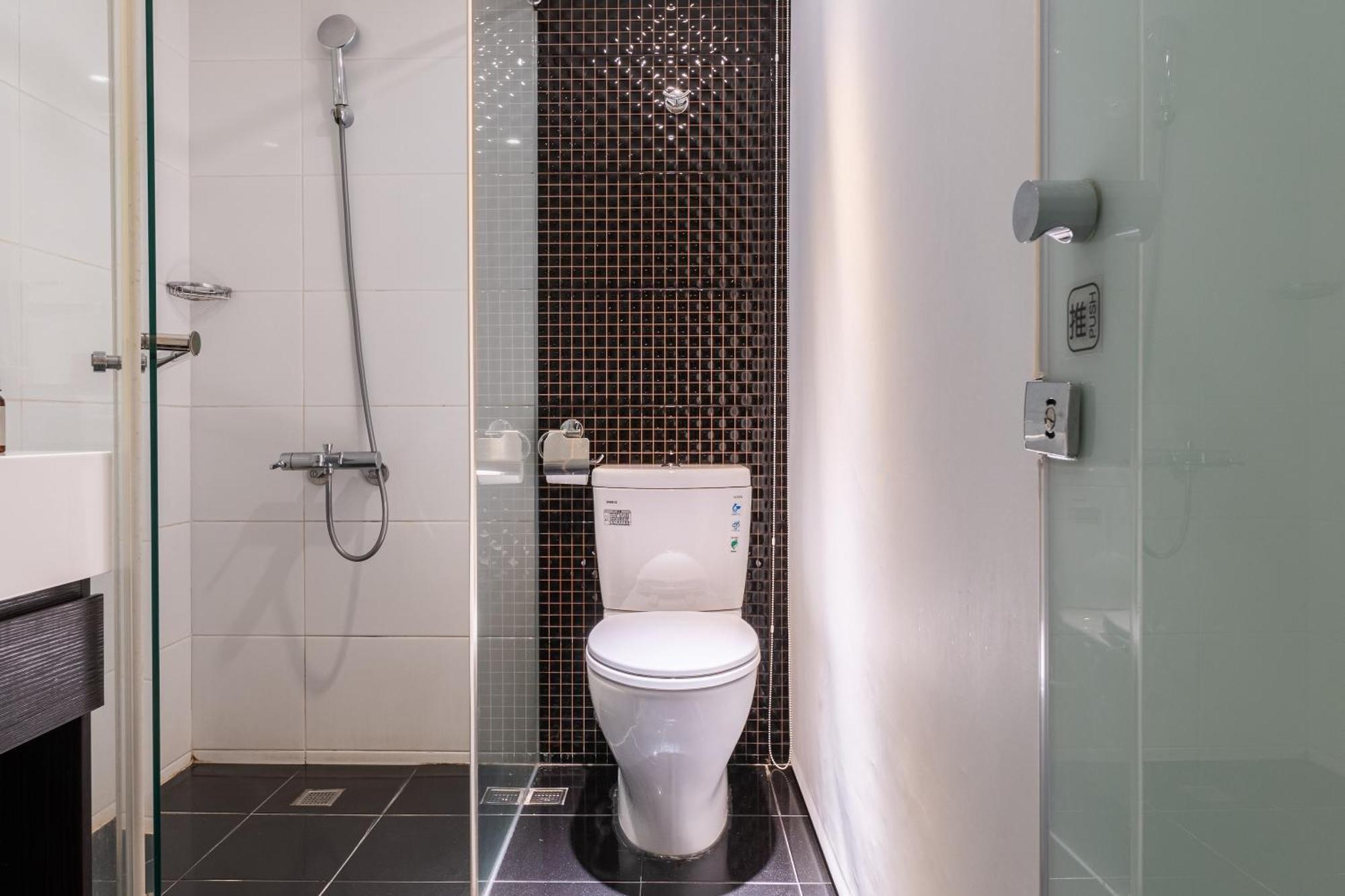 Hotel Guide Fuxing North 3*