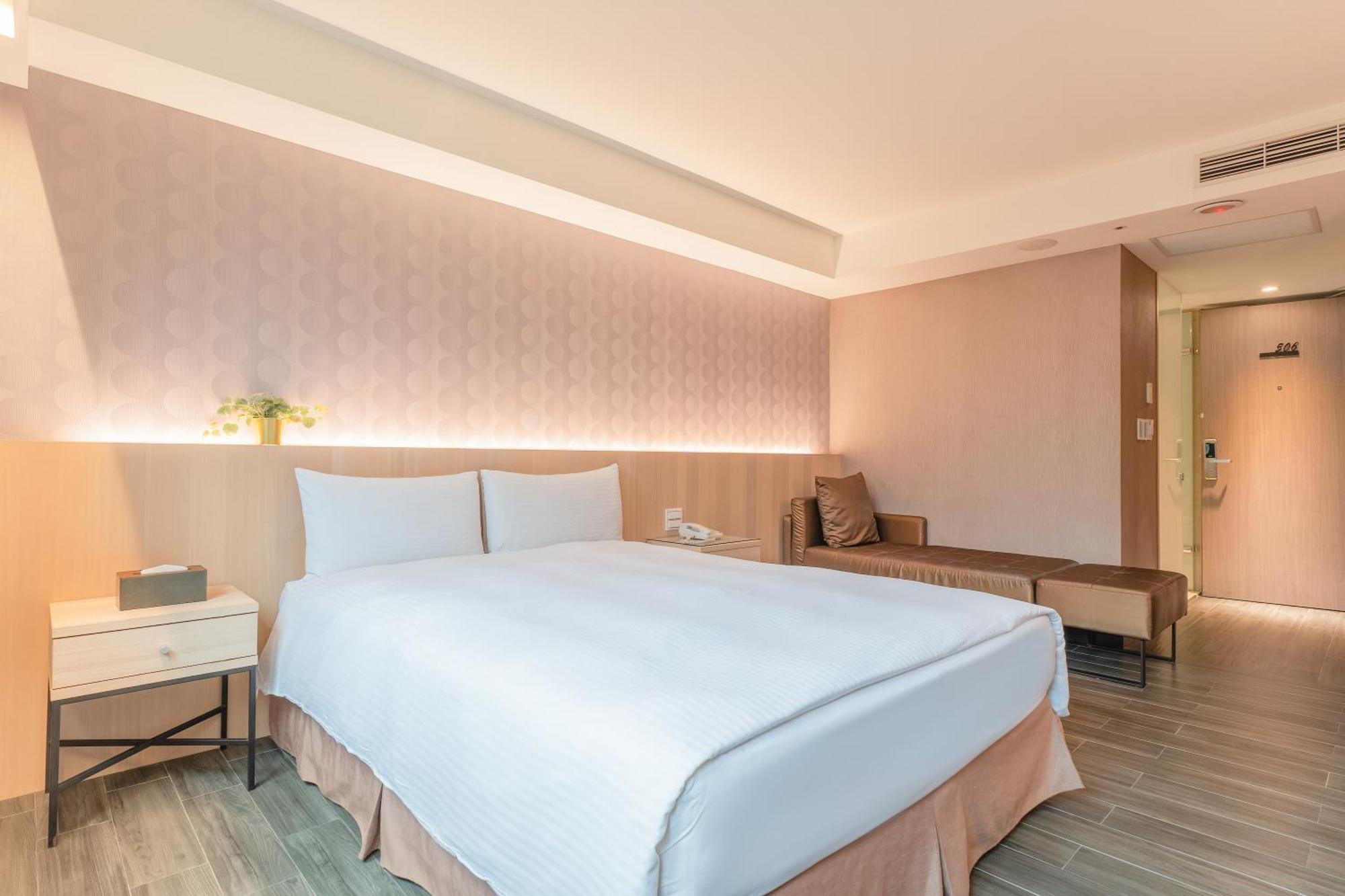 Guide Fuxing North Hotel Taipei