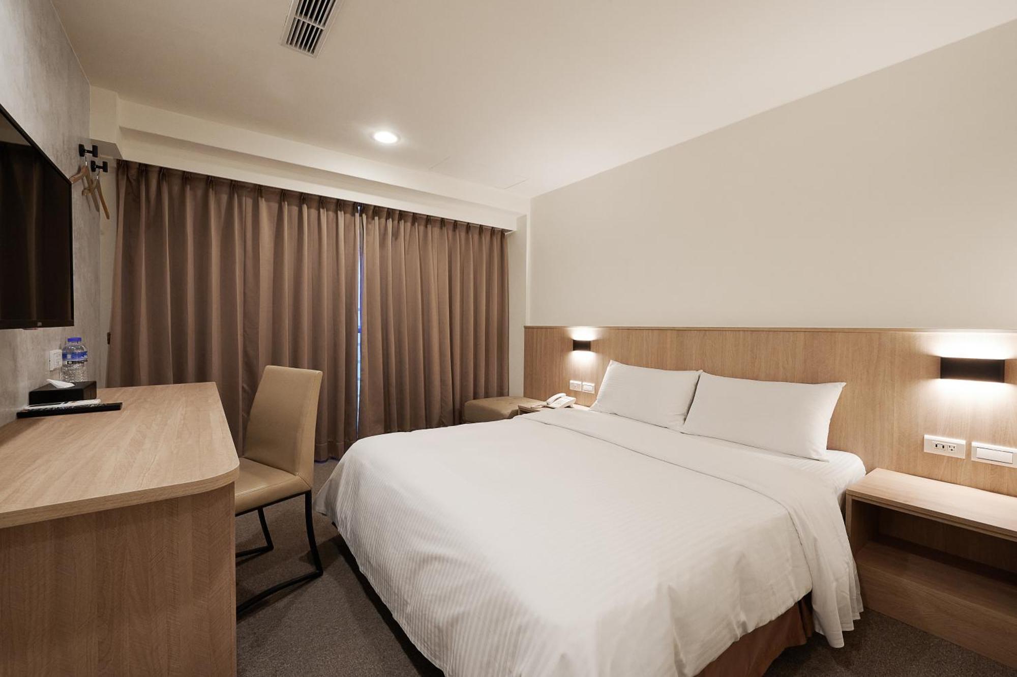 Nei Jiang Hotel 3*