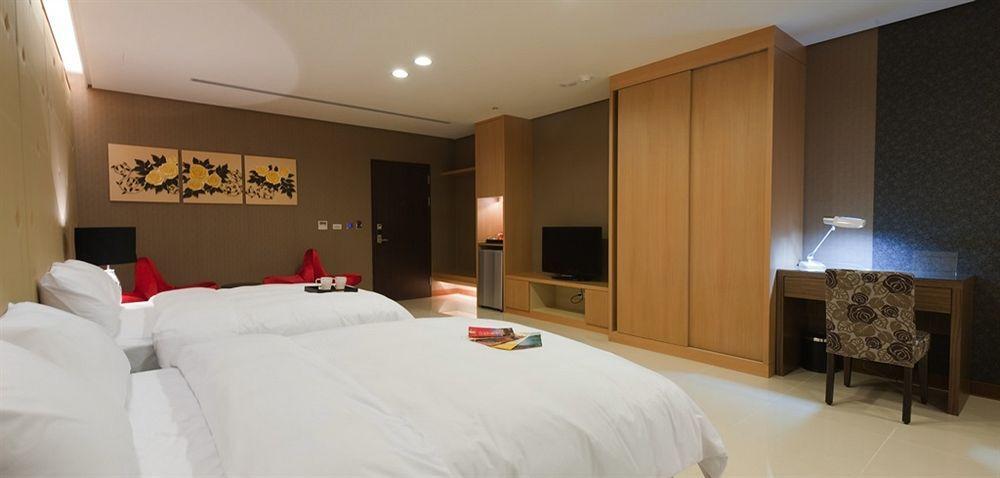 Royal Rose Xinsheng 3* Taipei