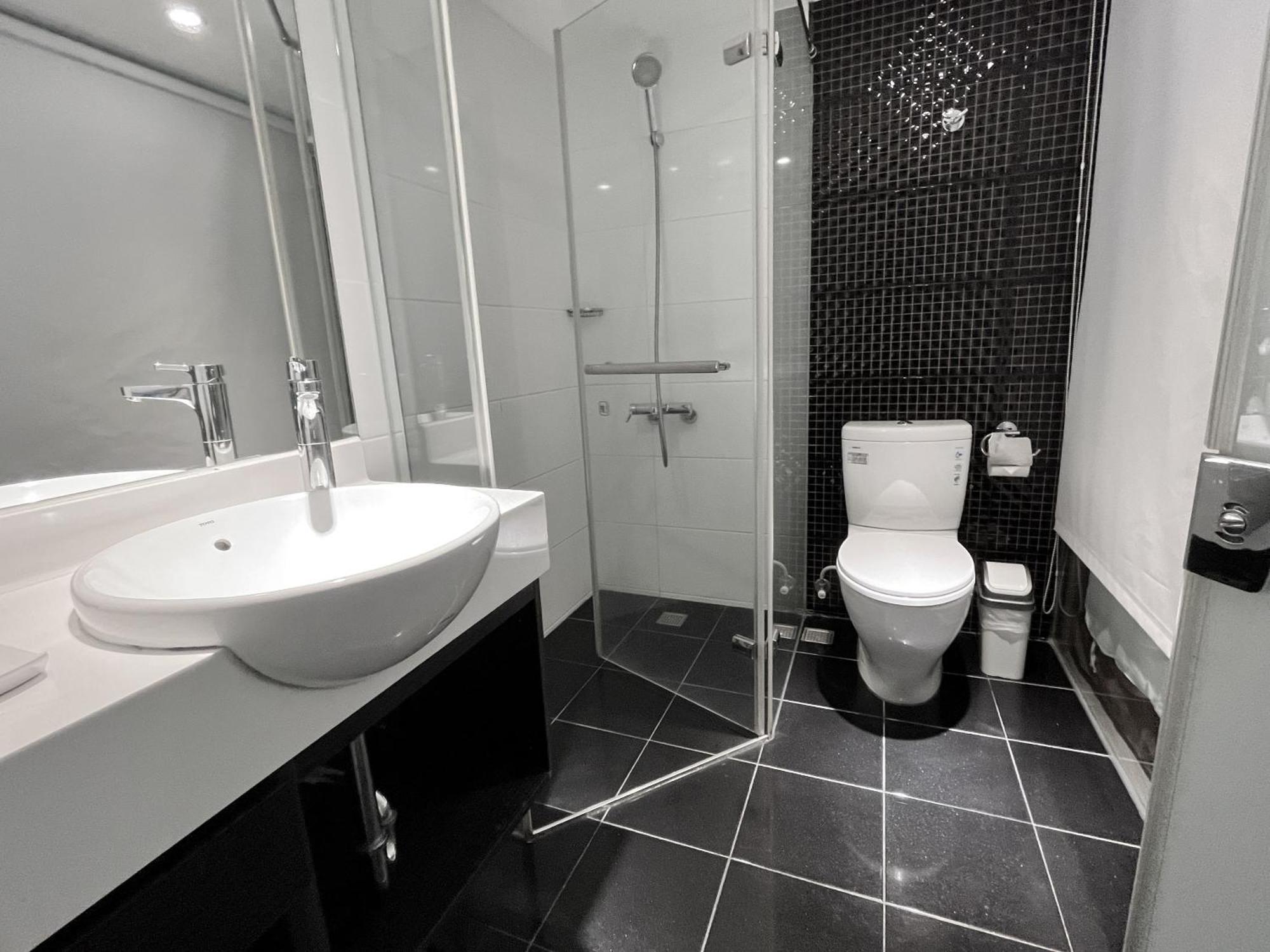 Hotel Guide Fuxing North 3*