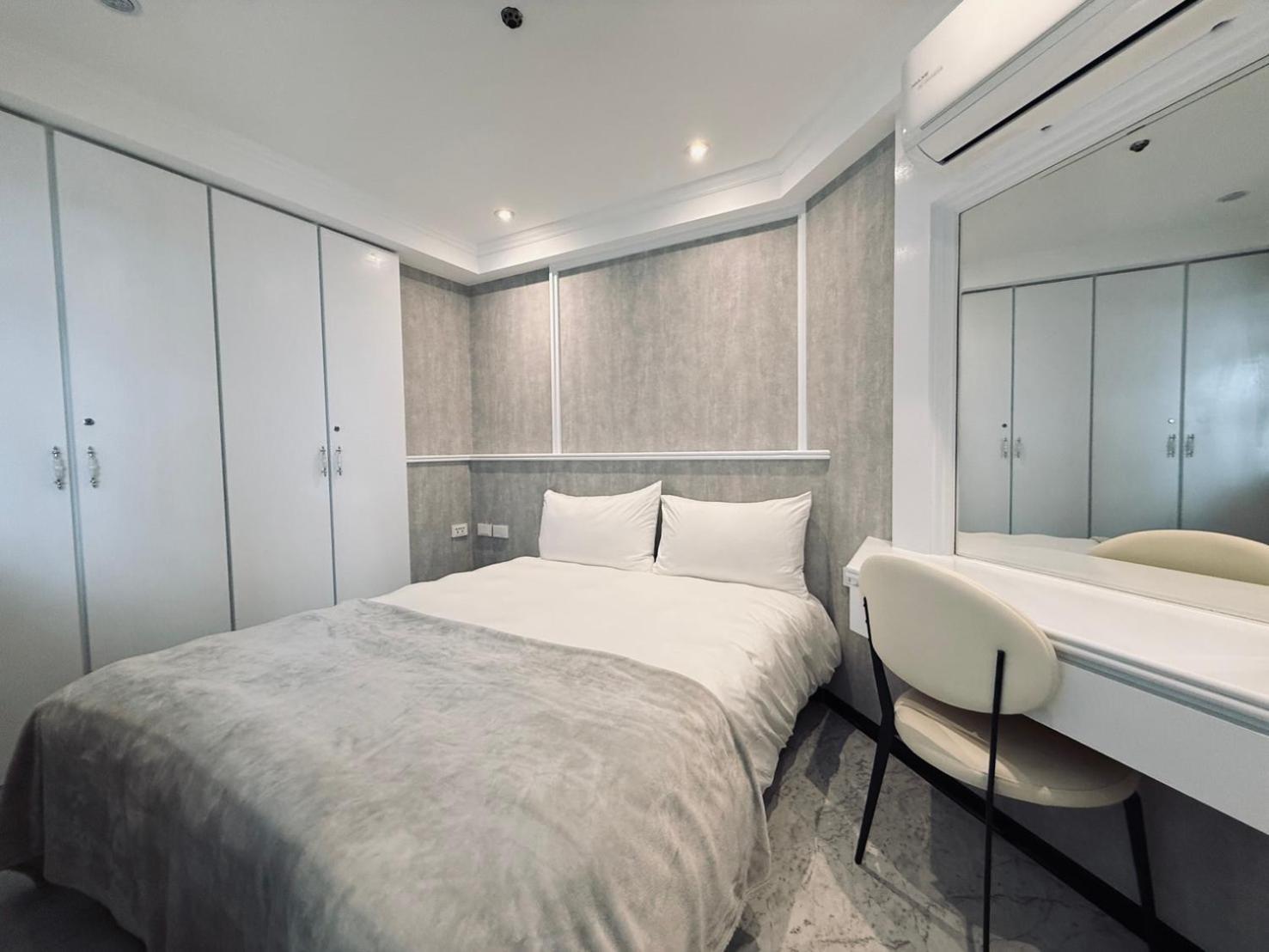 Urban Abode 1 *