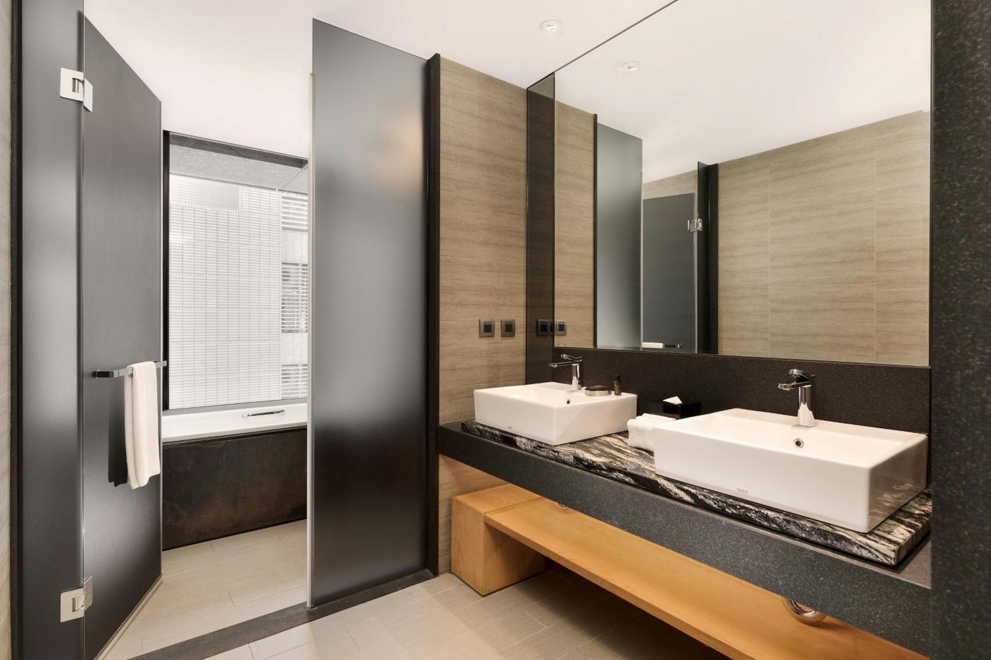 Hotel Aloft Zhongshan 4*