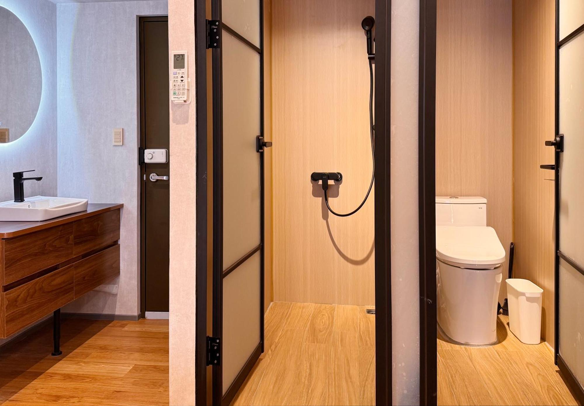 Aparthotel Urban Abode 1 *