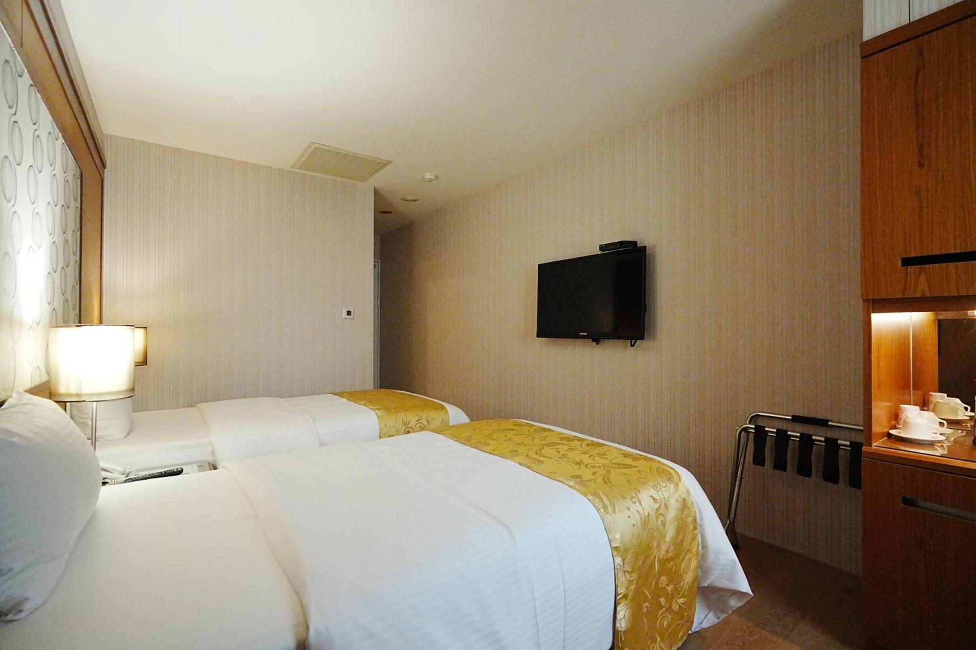 York Hotel 3*