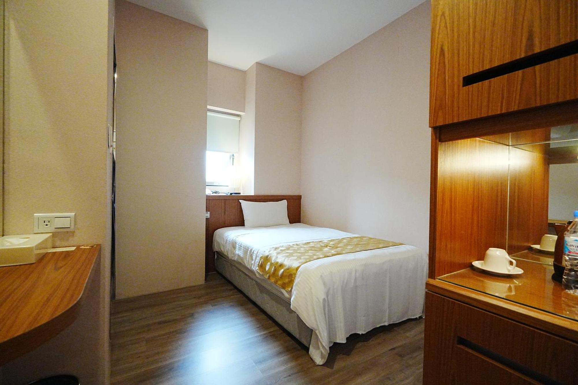 York Hotel 3*