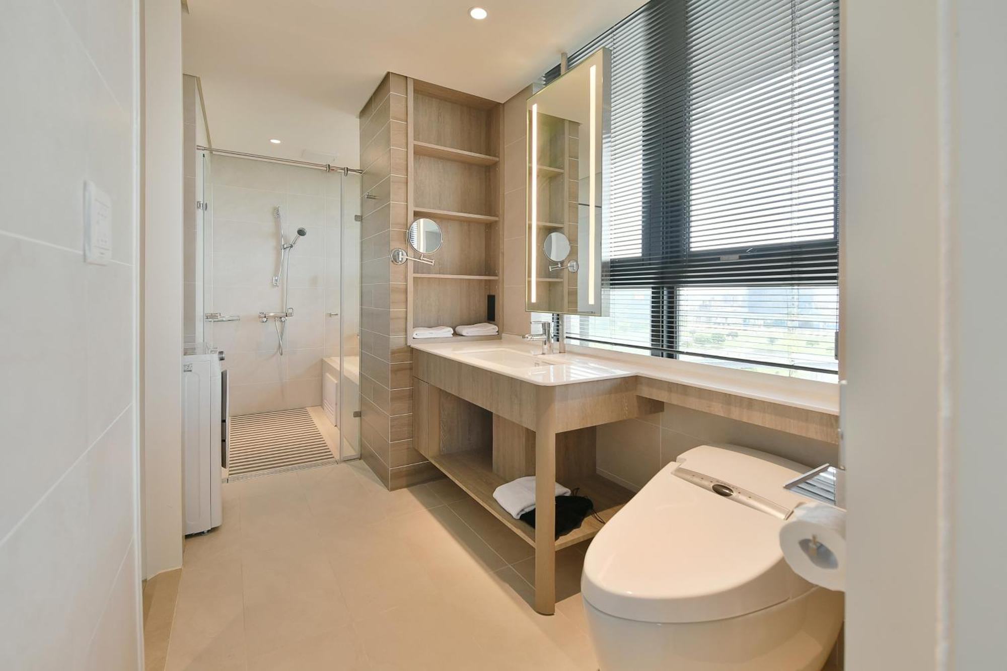 Check Select New Sanchong Taipei