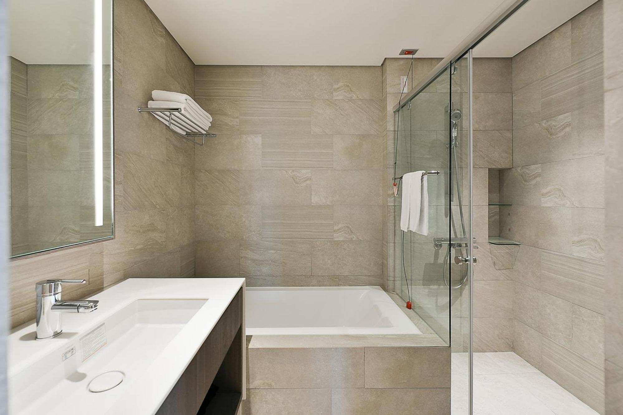 Check Select New Sanchong Hotel Taipei