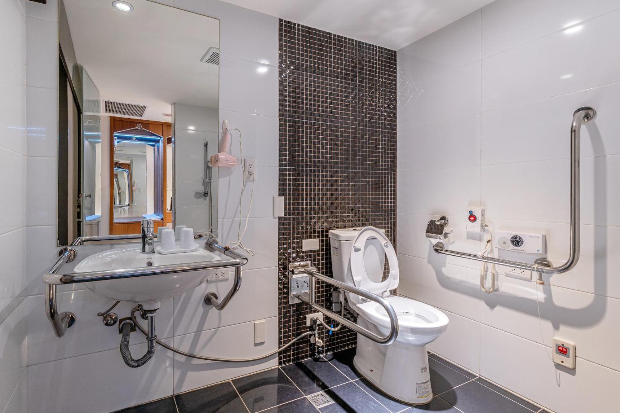Guide Fuxing North Hotel 3*