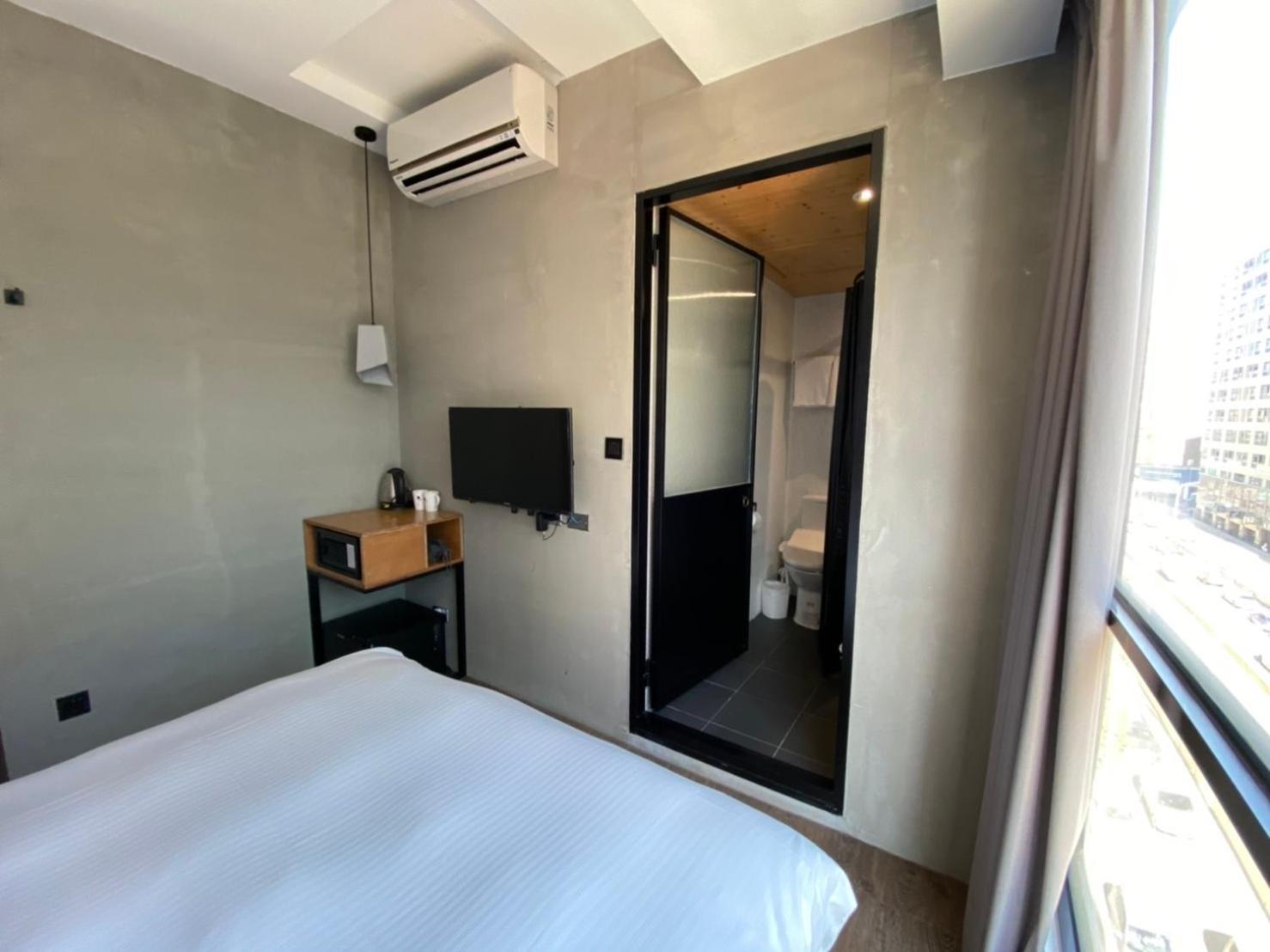 Just Xin Yi 正旅館 信義 Hotel Taipei