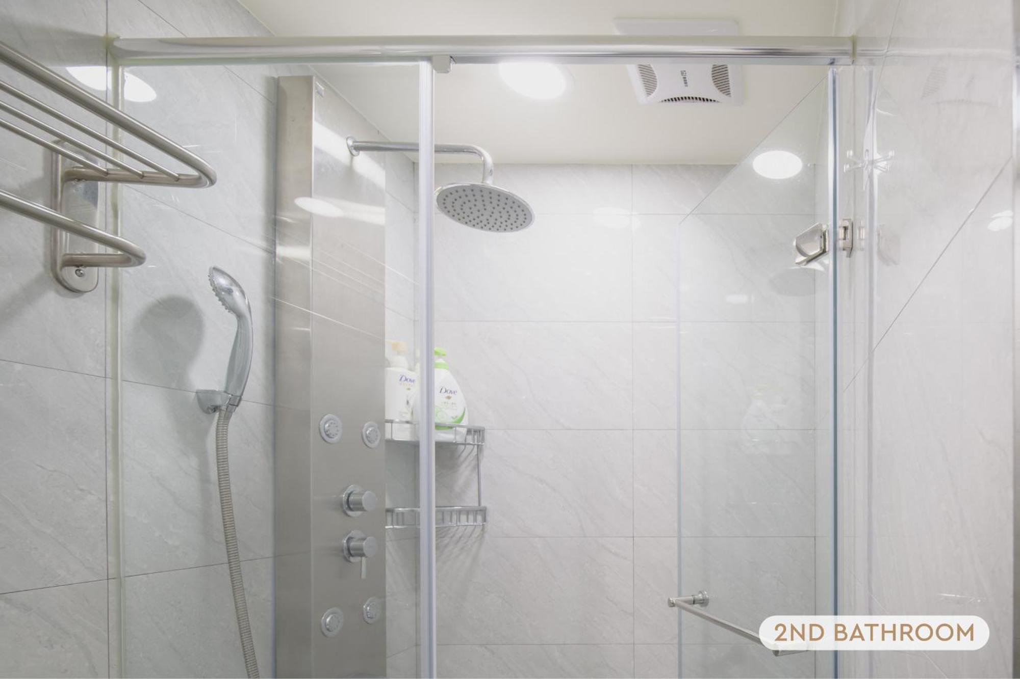 Three Master Bedrooms 4b4b 1min To Sys Mrt 三主臥4房4衛 1分到國父紀念館站 Taipei