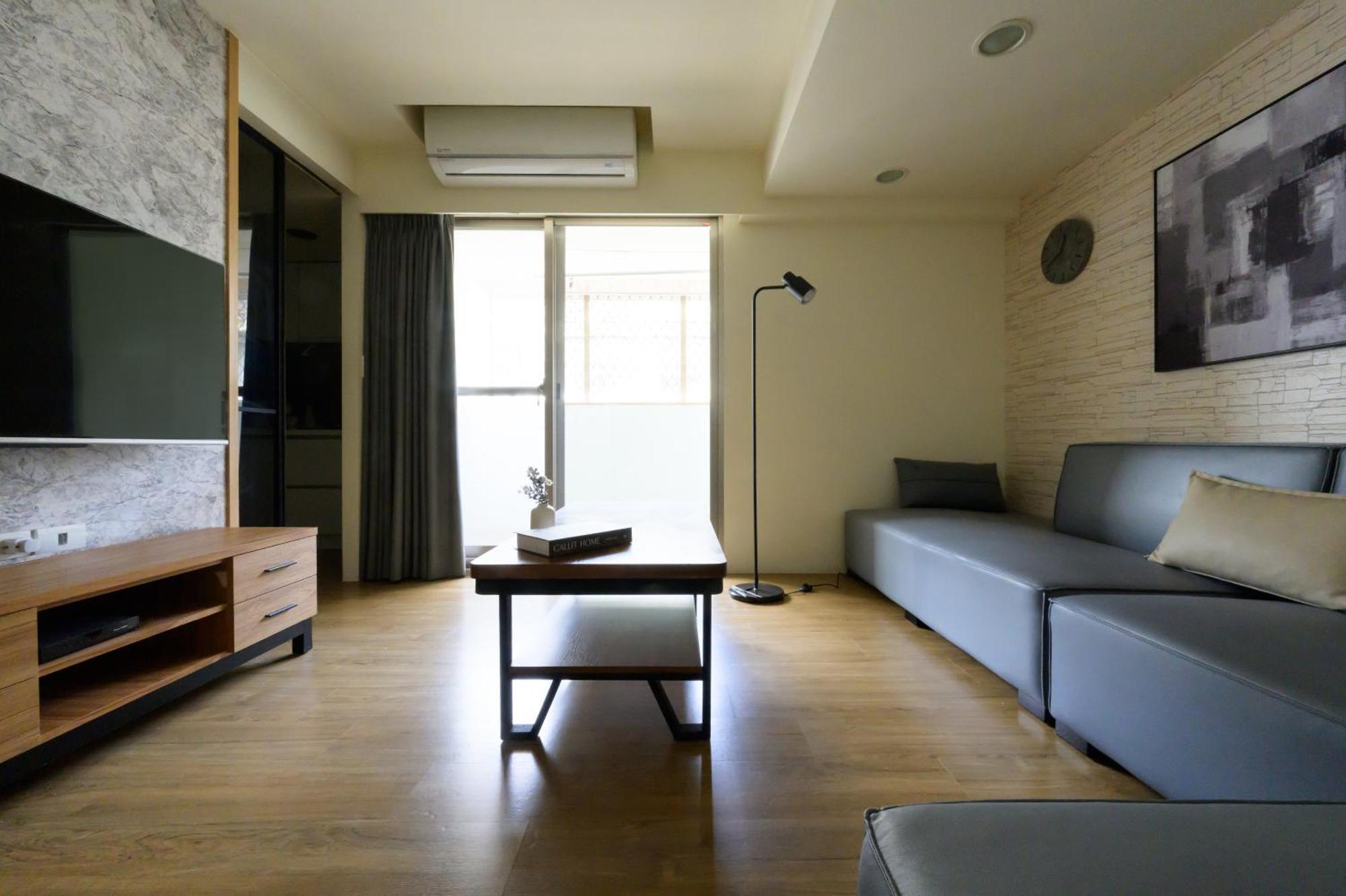 Apartment Three Master Bedrooms 4b4b 1min To Sys Mrt 三主臥4房4衛 1分到國父紀念館站 *