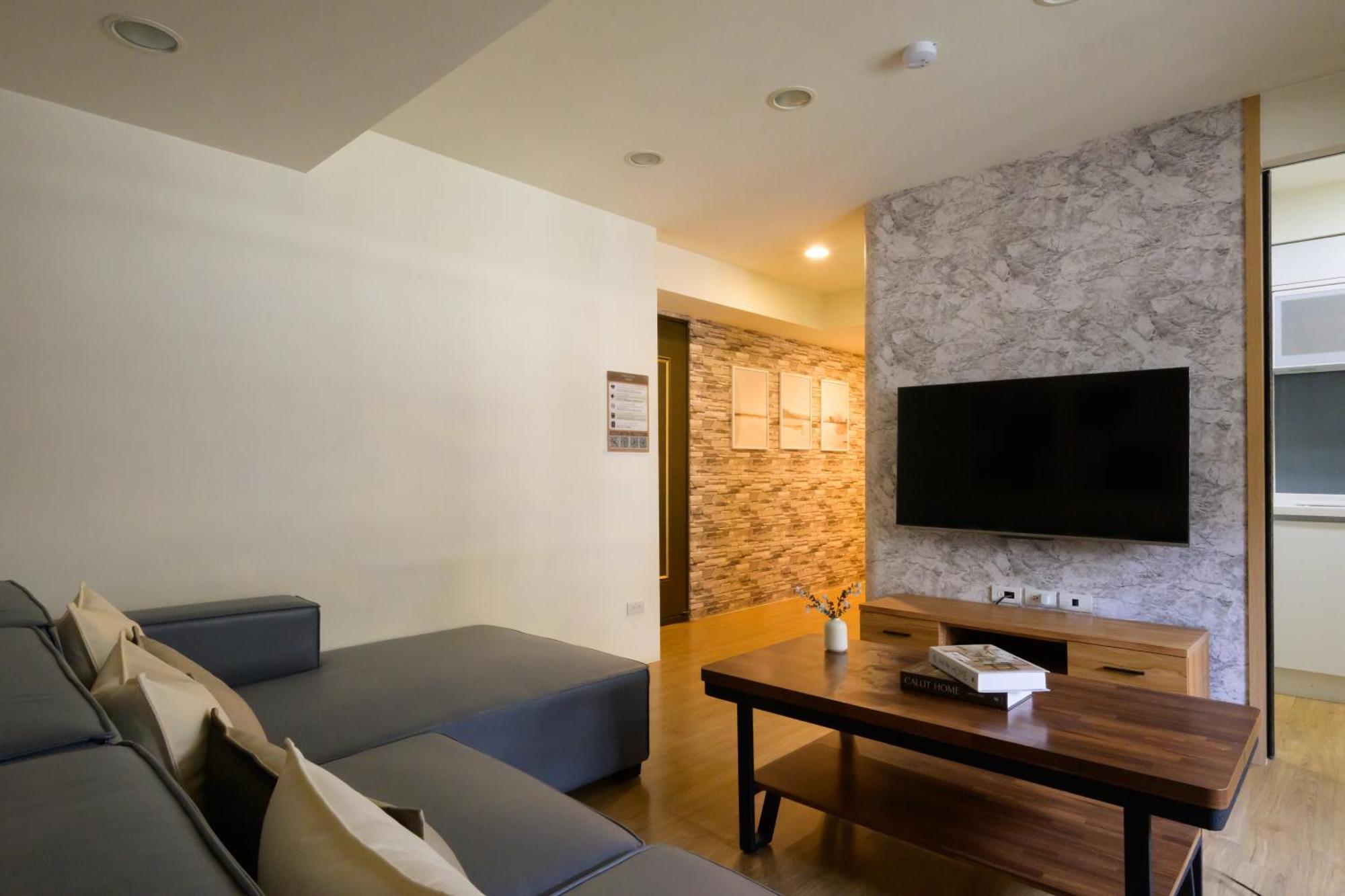 Three Master Bedrooms 4b4b 1min To Sys Mrt 三主臥4房4衛 1分到國父紀念館站 *