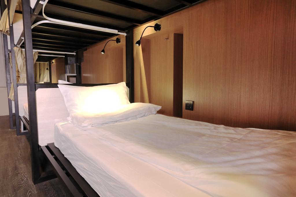 Angels Ximen Hostel *