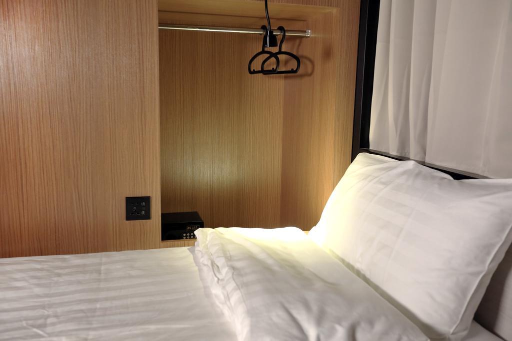 Angels Ximen Hostel *