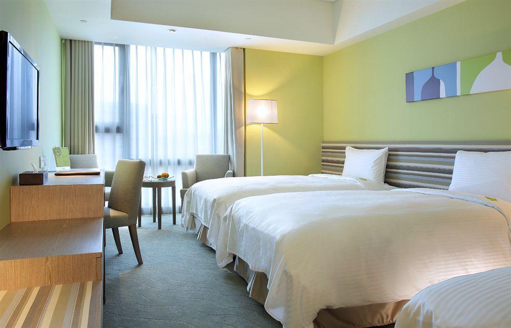 Hotel Two Tails Luzhou 4*