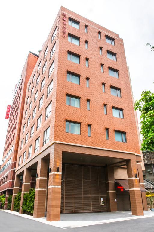 Riverview Hotel 4*