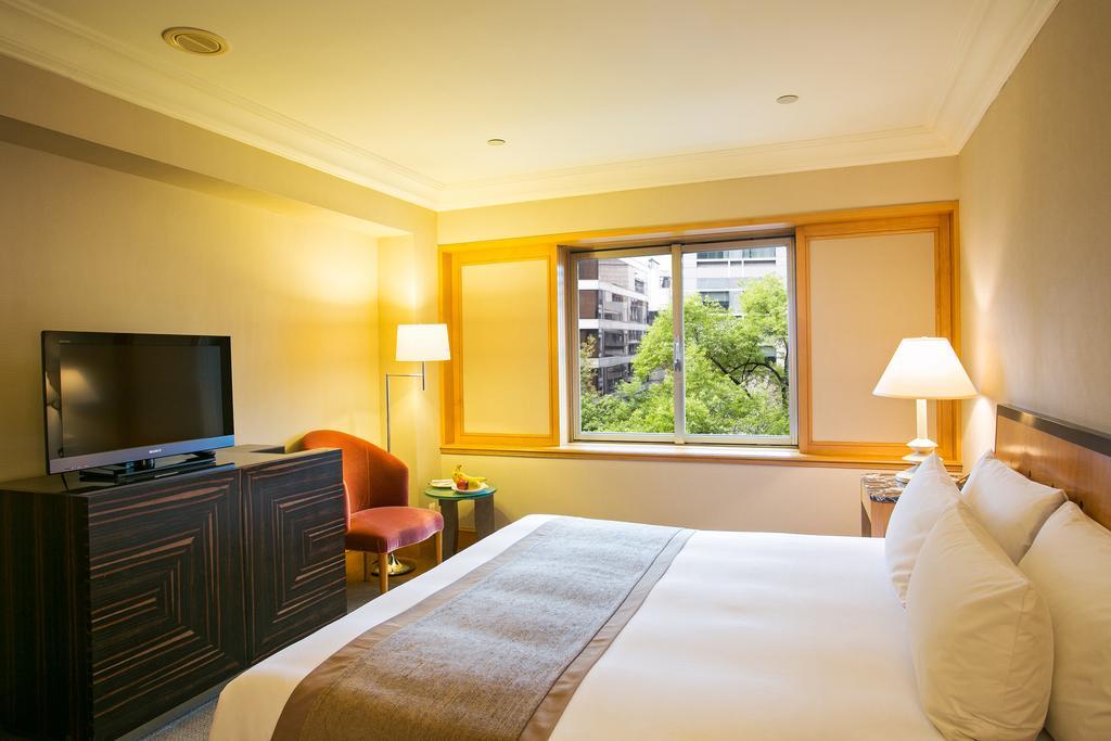 Ambassador Hotel 5*