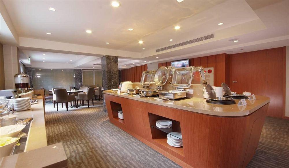 Tokyo International Hotel 4*