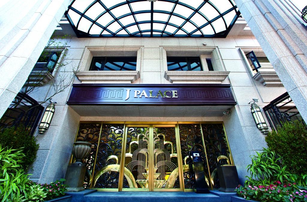 J Palace Guest house