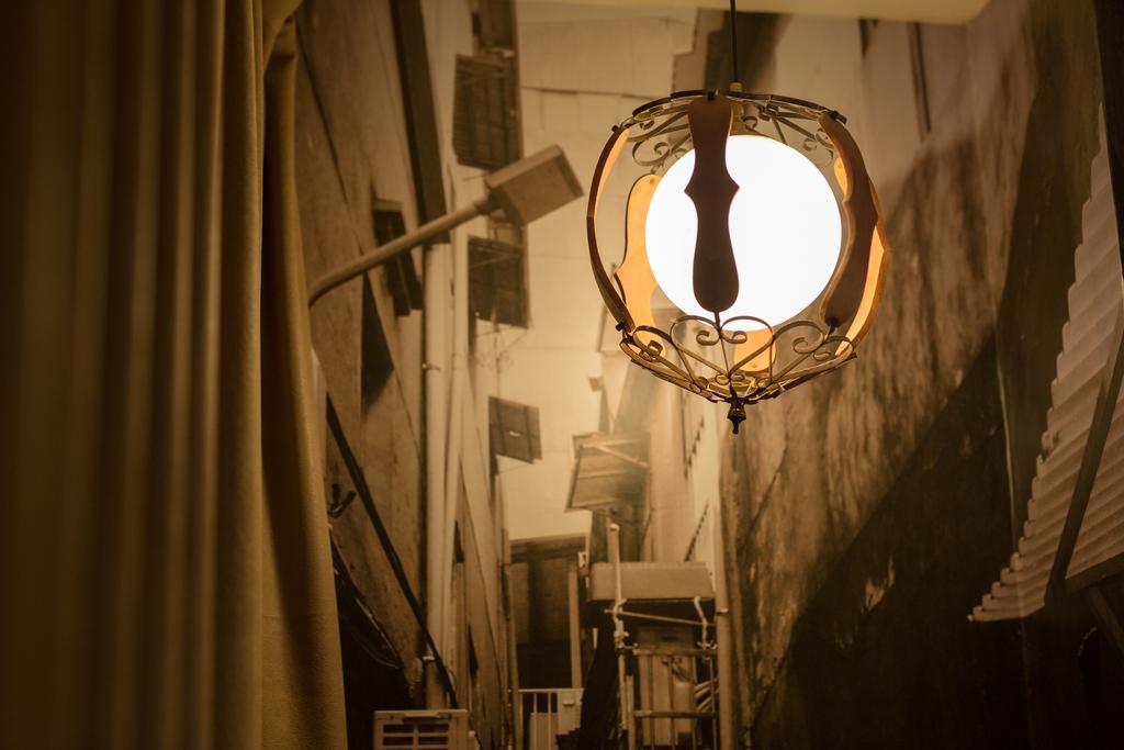 Apartment Alley Daylife
