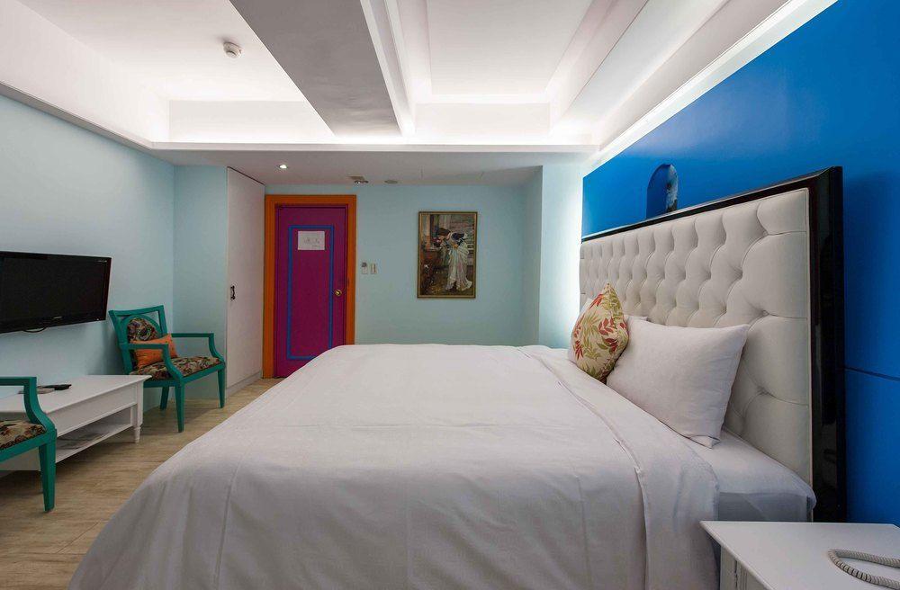 Liz Hotel