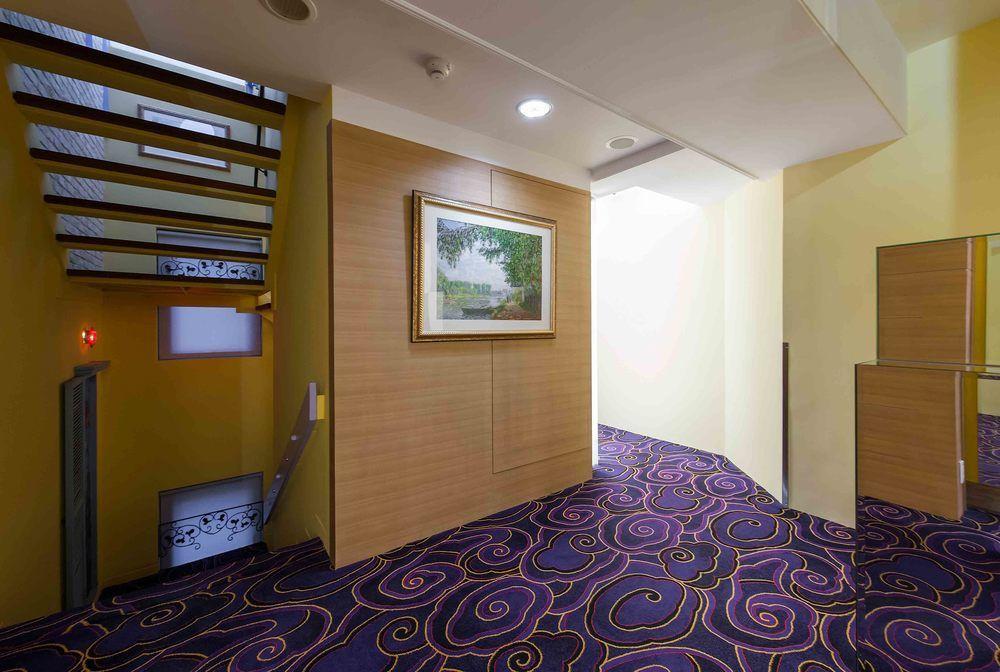 Liz Hotel