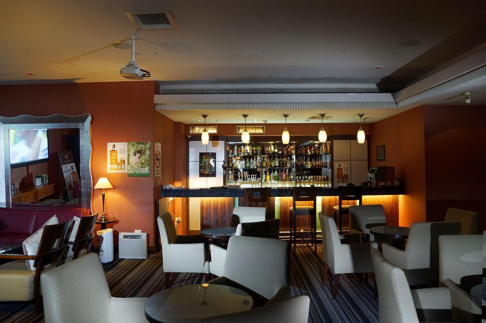 City Lake Hotel