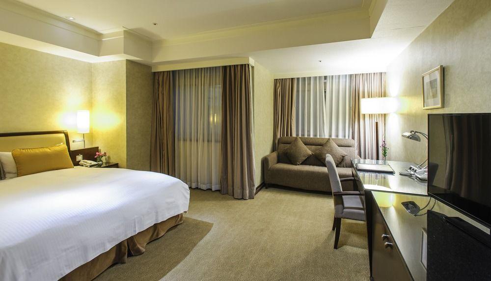 City Lake Hotel 3*