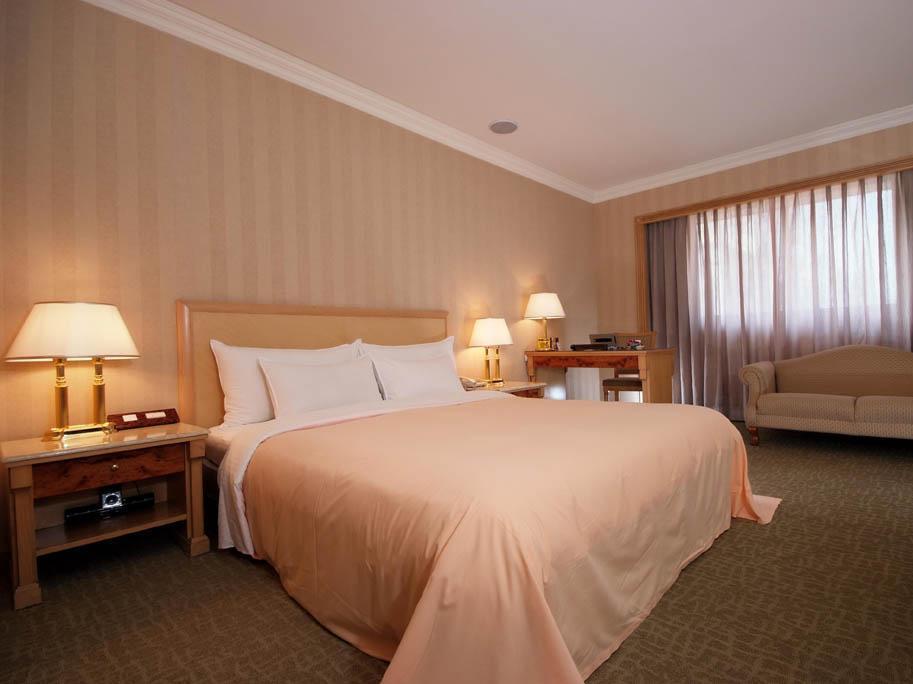 World Triple Beds Hotel