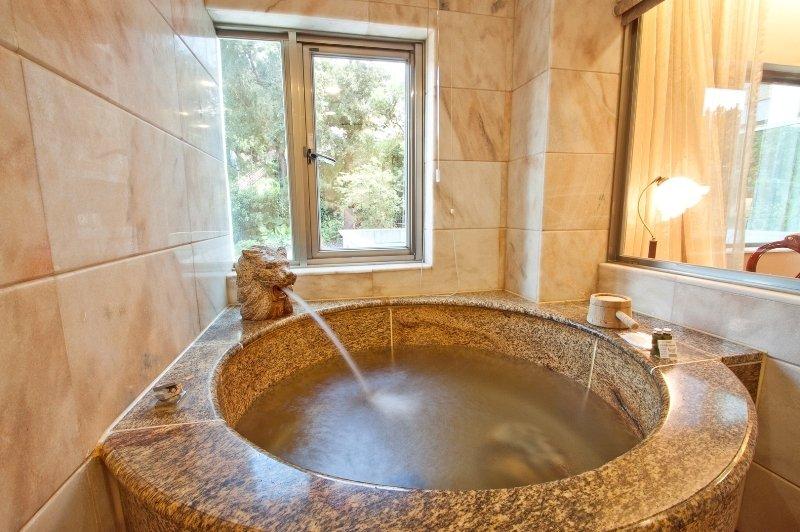 Royal Seasons Beitou 3*