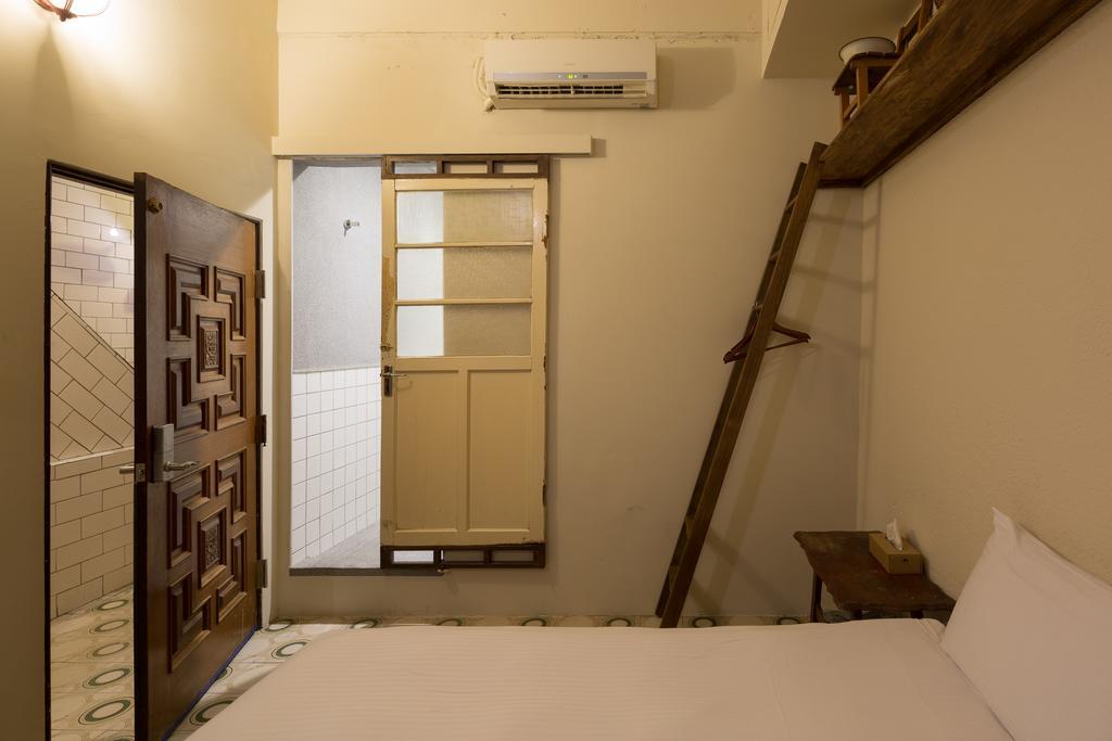 Alley Daylife Apartment *