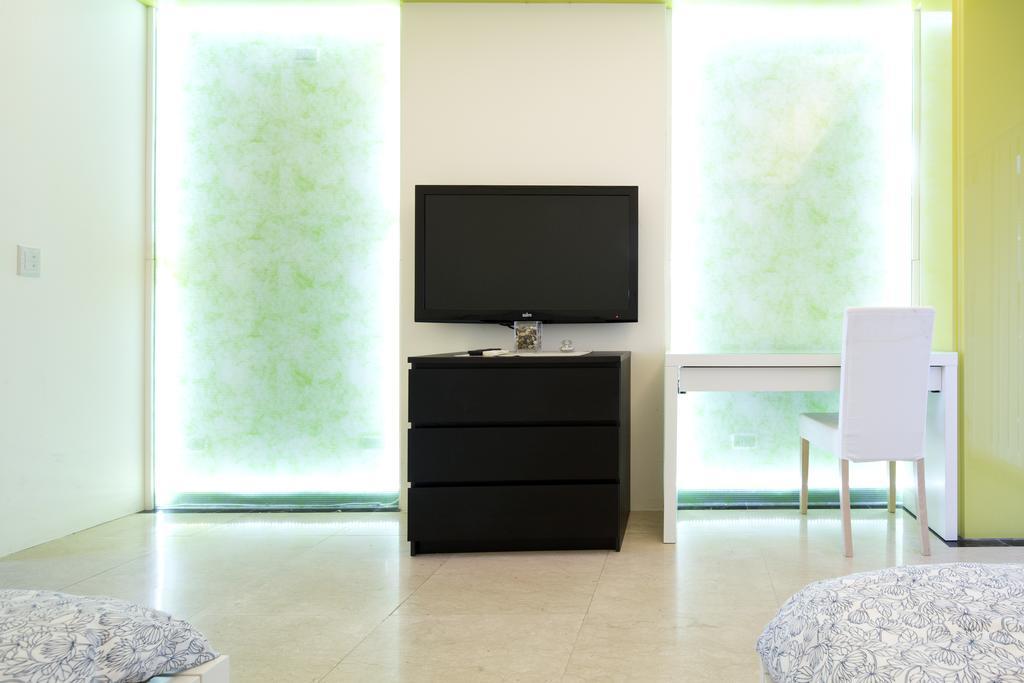 O2 Apartment - Ximen Branch