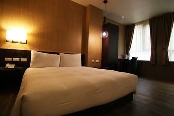 Hotel M - Main Station