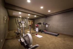 Hotel World Triple Beds 3*
