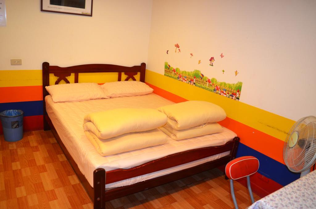 Holo Hostel
