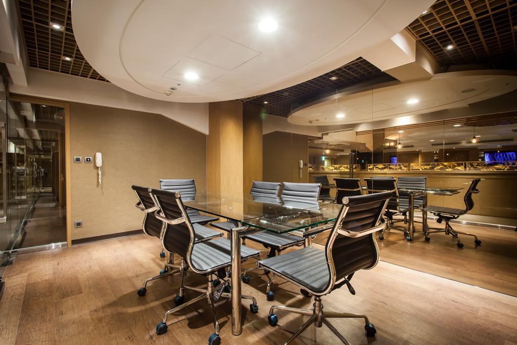World Station Hotel 4*