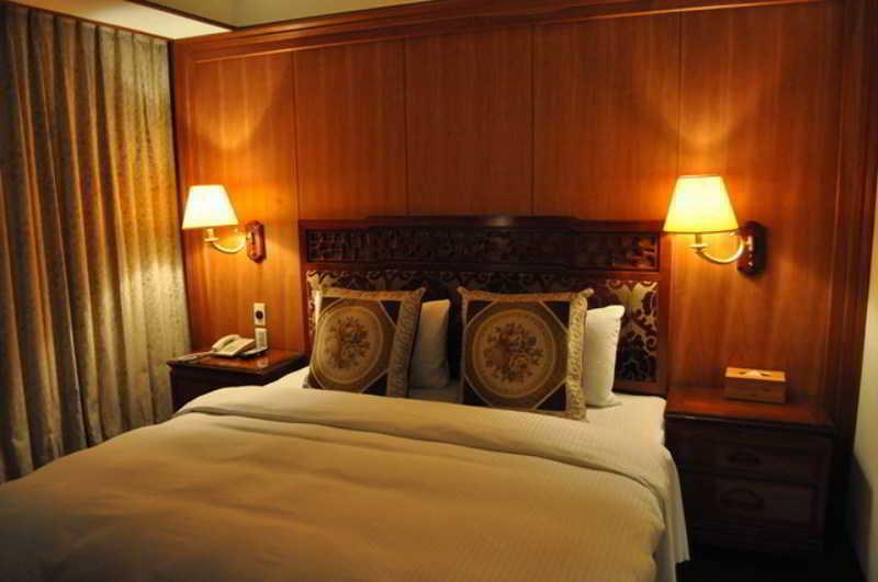She 3* Taipei