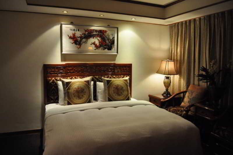 She Hotel