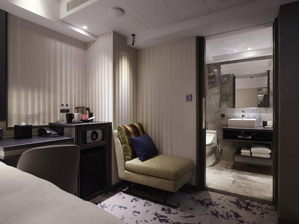 Hotel At Ximen 3*