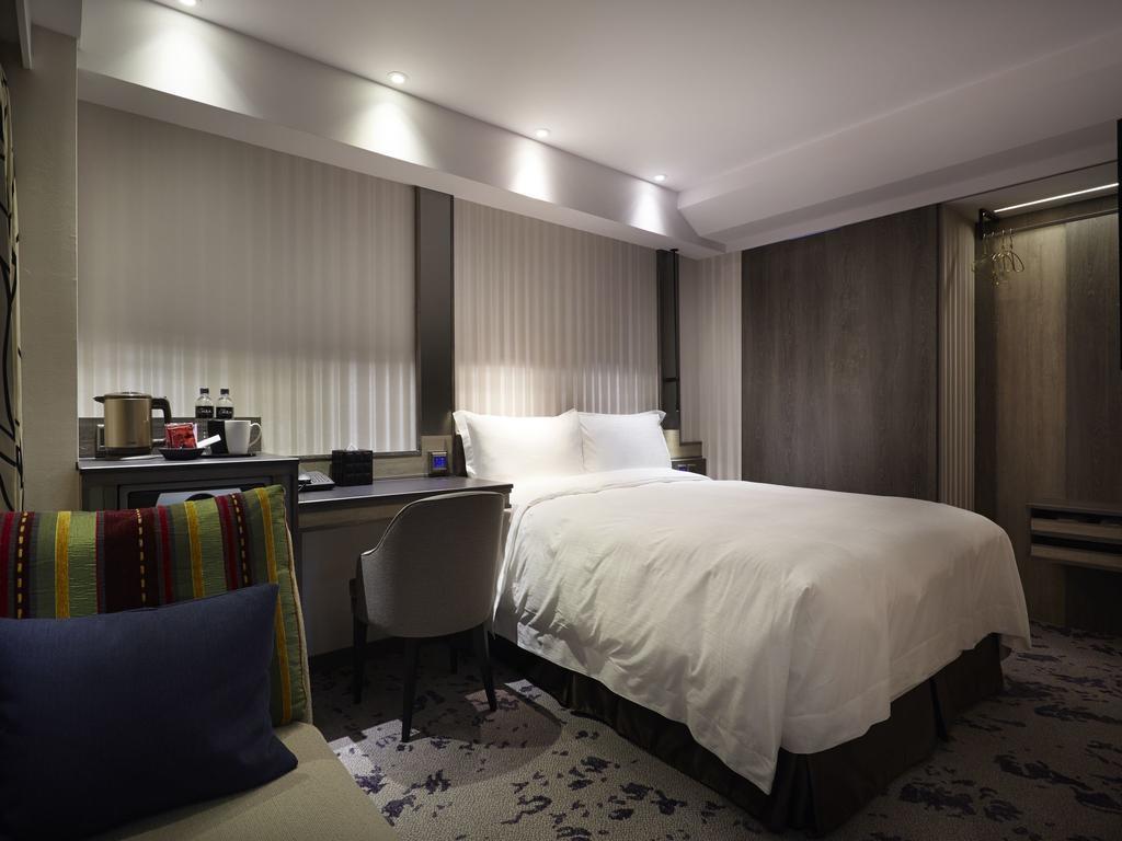At Ximen Hotel 3*