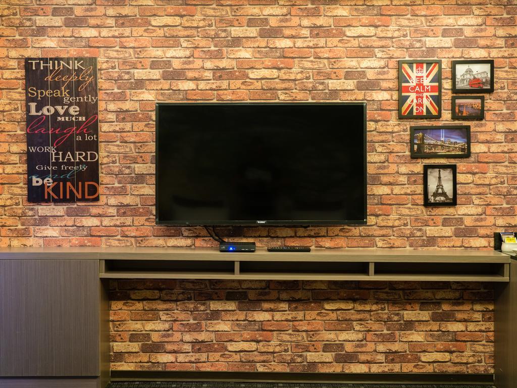 Hotel E-house