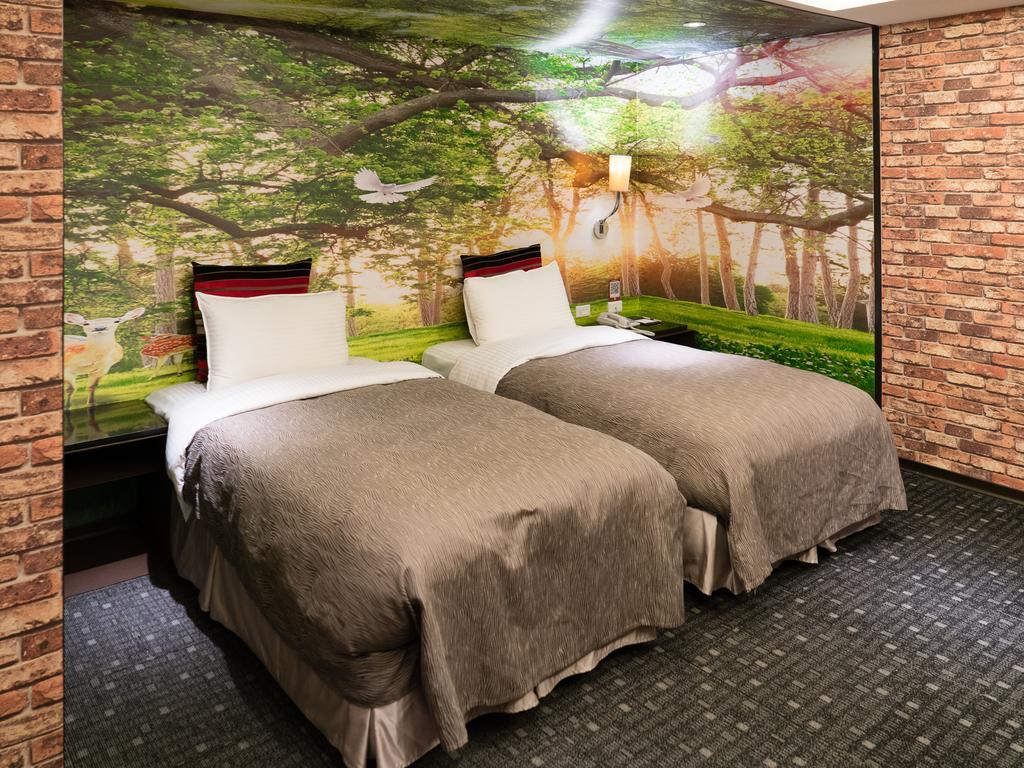 Hotel E-house