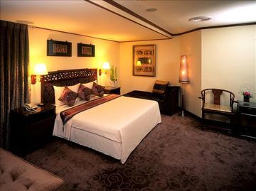 Hotel She 3*