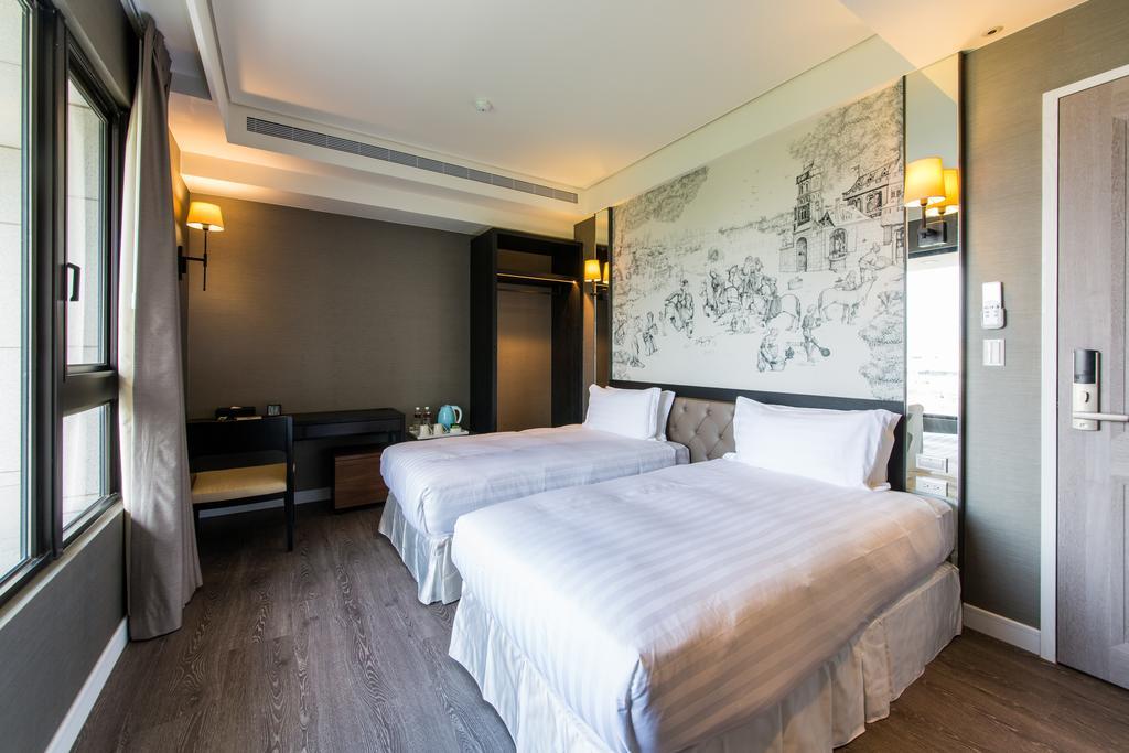 J Palace Guest house
